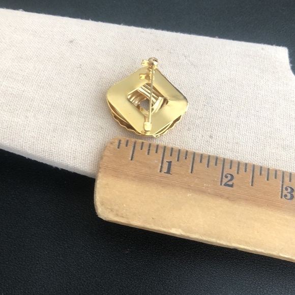 Vintage Gold Tone Brooch - Picture 3 of 3